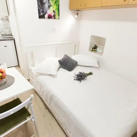City Pearl Studio Apartment *